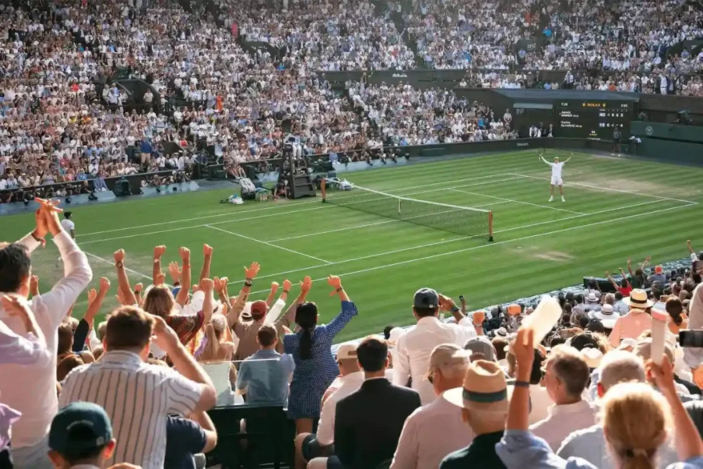 Wimbledon Court with Fans Wimbledon Court with Fans